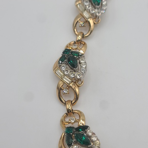 Vintage Trifari Bracelet Rhinestone Green Gold Tone READ‎ 7" - Picture 10 of 16
